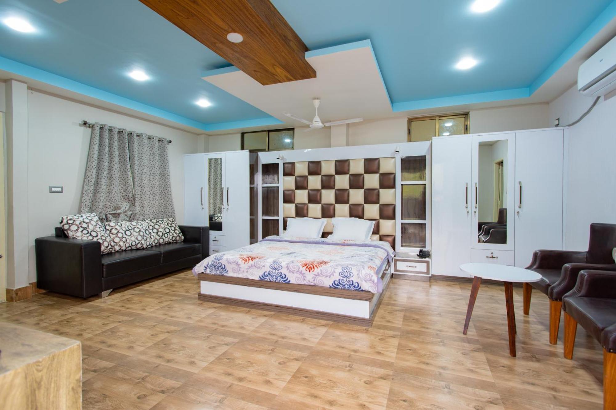 Radiant Club & Resort Imphal Exteriör bild